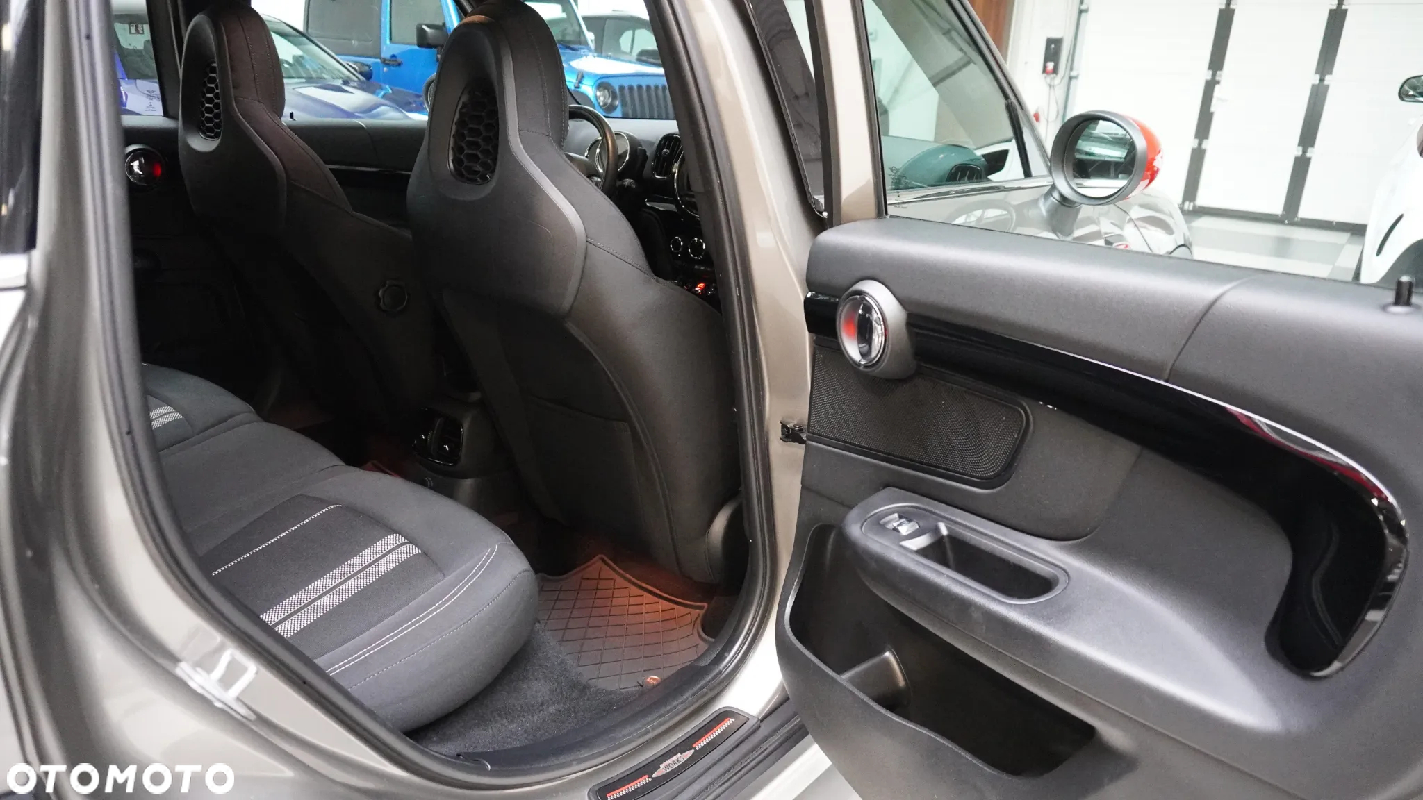MINI John Cooper Works ALL4 sport - 12