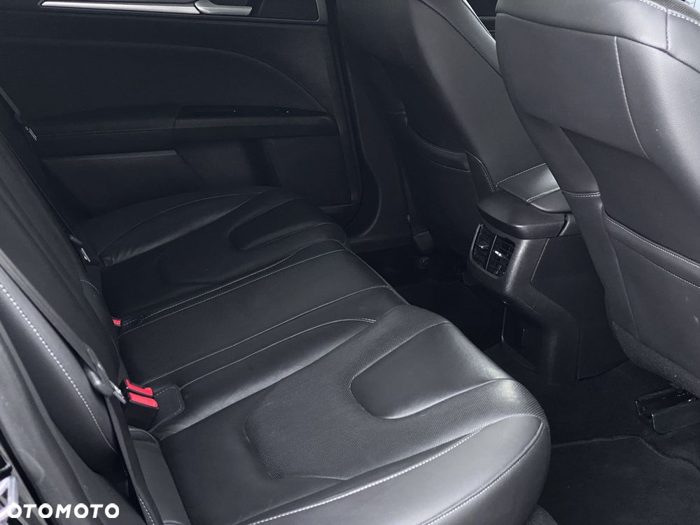 Ford Mondeo SW 2.0 TDCi S&S PowerShift-Aut Titanium - 36