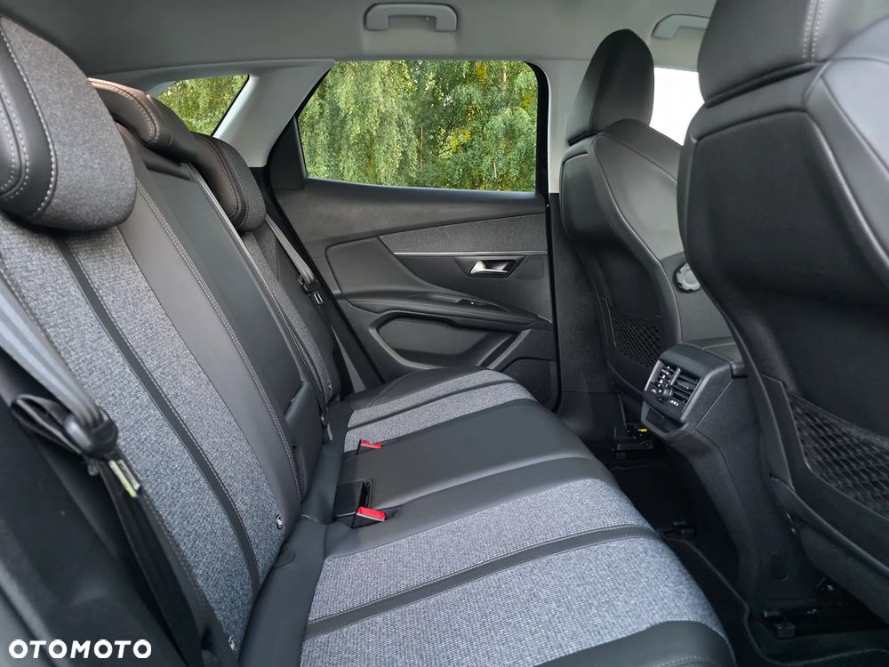 Peugeot 3008 1.5 BlueHDi Allure Pack S&S EAT8 - 28