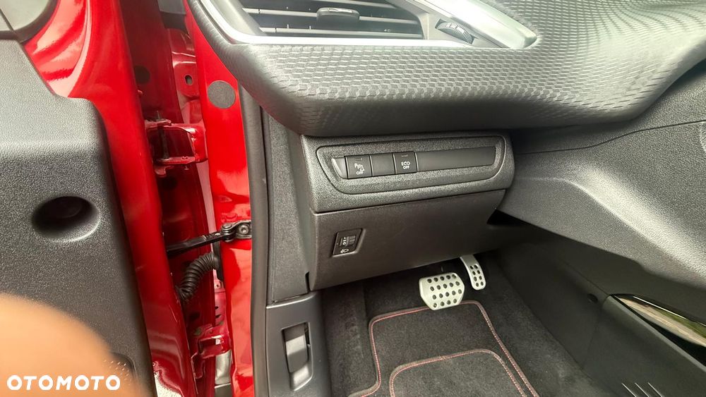 Peugeot 2008 PureTech 110 GPF Stop&Start EAT6 Style - 24