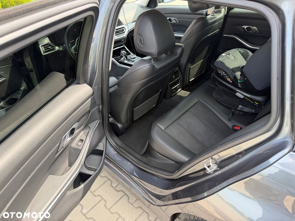 BMW Seria 3 320d Sport Line - 7
