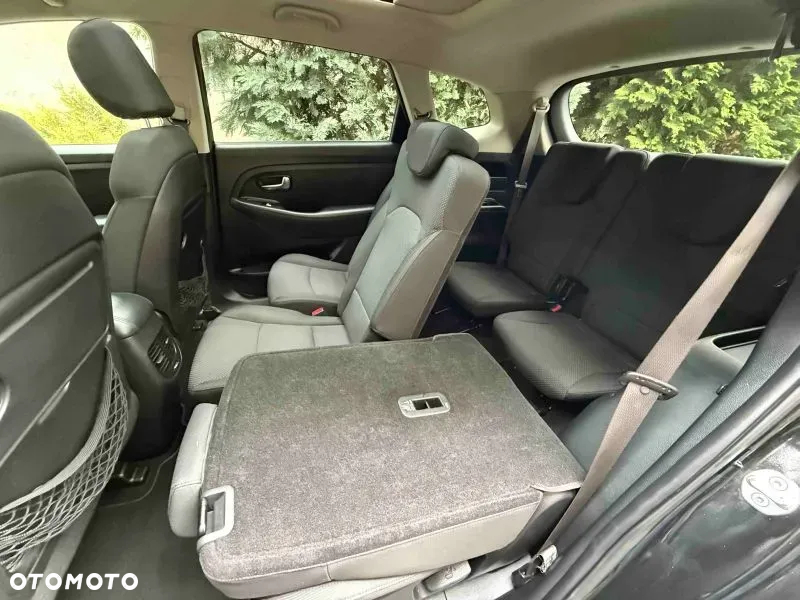 Kia Carens - 23