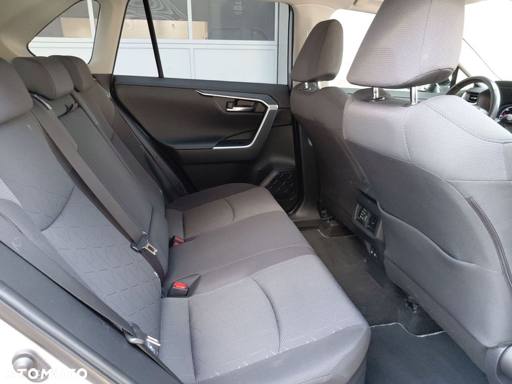 Toyota RAV4 - 10