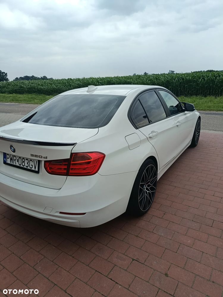 BMW Seria 3 320d Efficient Dynamics Sport Line - 5