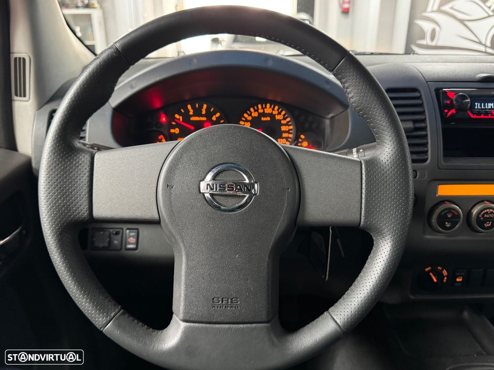 Nissan Pick Up 2.5 TD CD Navara Pilot ABS+FN+CD - 24