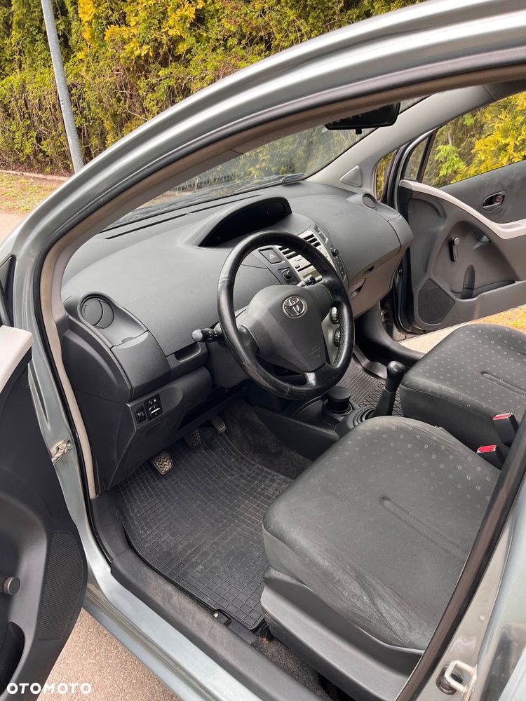 Toyota Yaris 1.0 Terra - 6