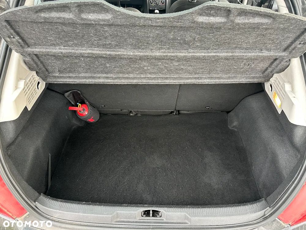 Peugeot 207 1.4 Presence Grand Prix - 13