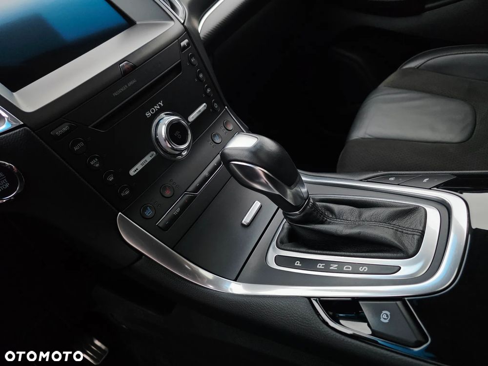 Ford Edge 2.0 TDCi Bi-Turbo 4x4 ST-LINE - 25