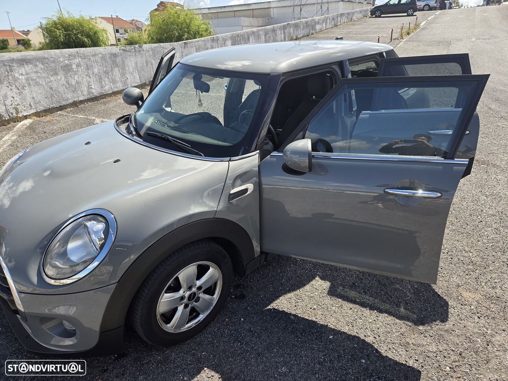 MINI 5 Portas Cooper D Auto - 4
