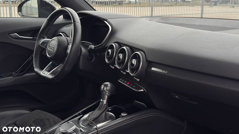 Audi TT Coupé - 13