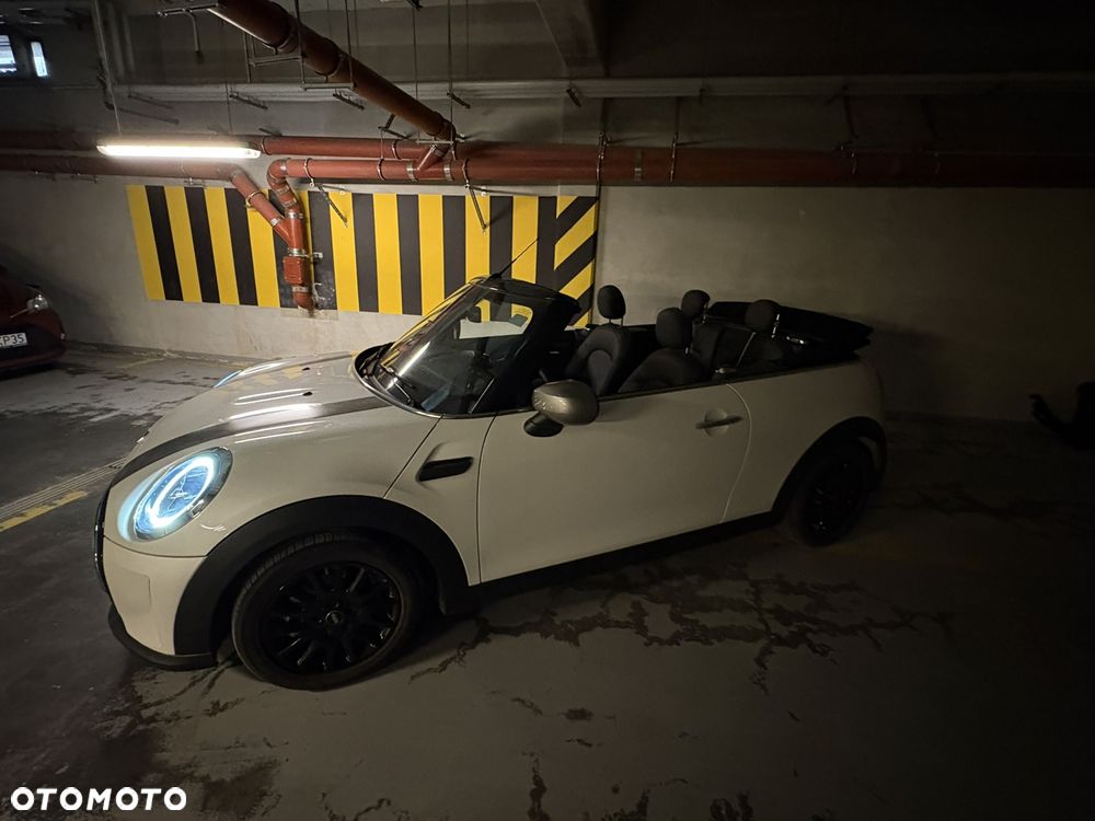 MINI Cooper Essential Trim - 17