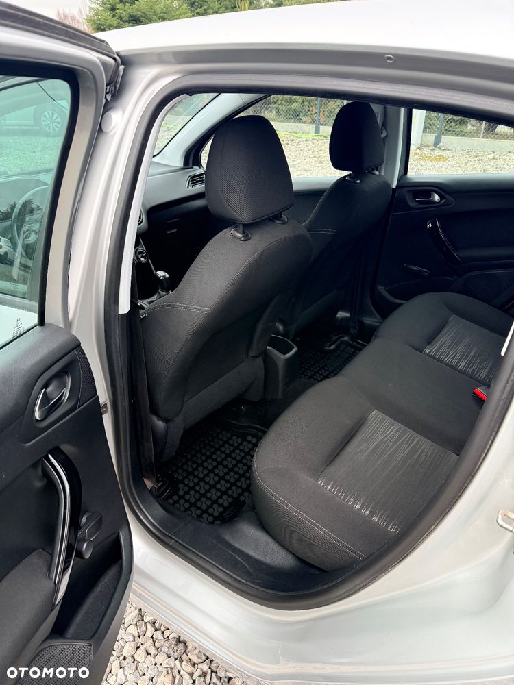 Peugeot 208 1.4 HDi Access - 9