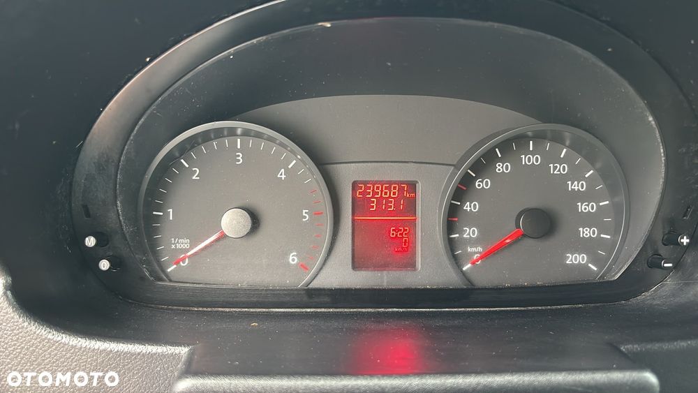 Volkswagen Crafter - 13