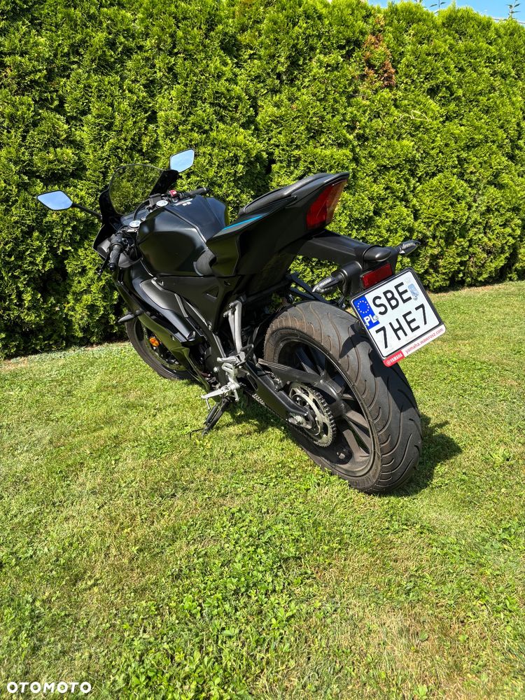 Yamaha YZF - 8