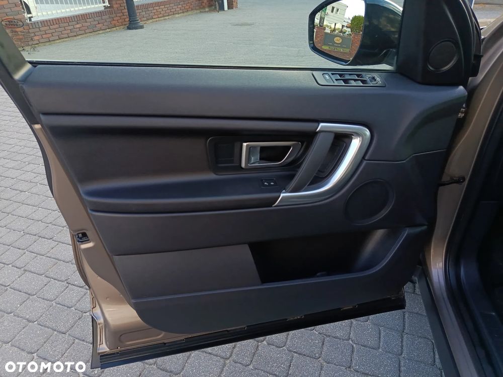 Land Rover Discovery Sport TD4 HSE Luxury - 23