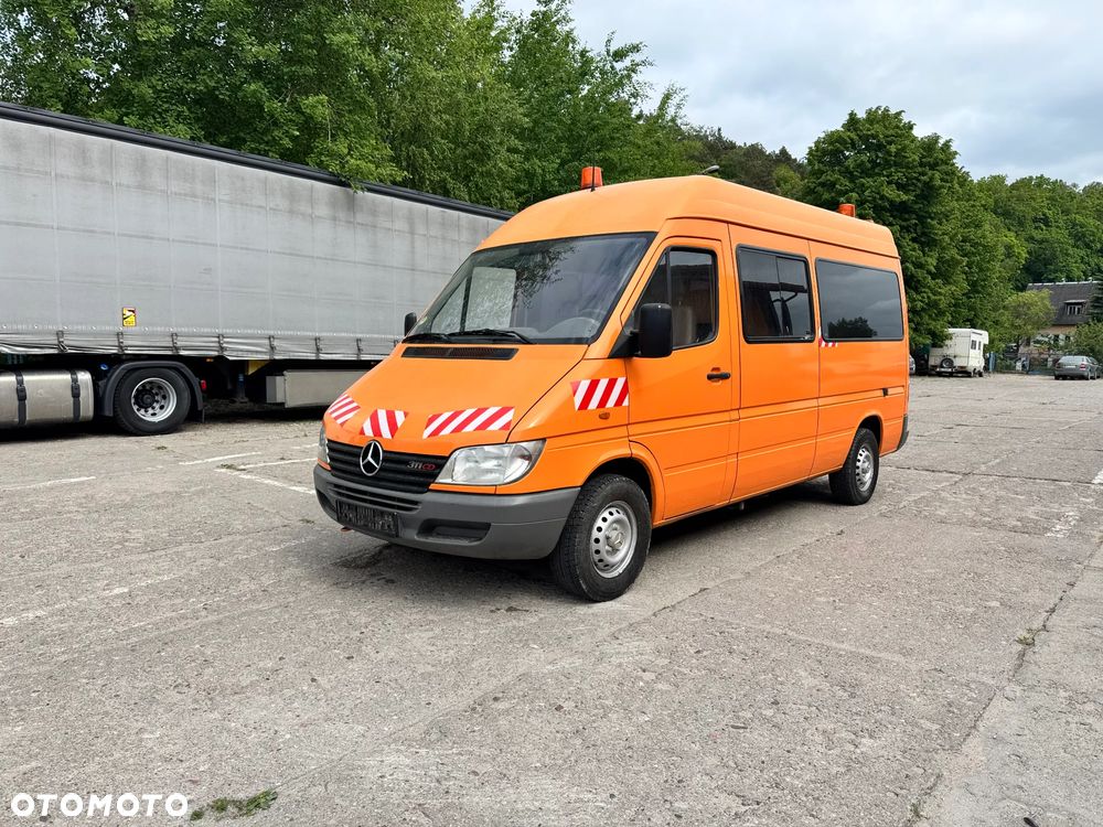 Mercedes-Benz Sprinter - 1