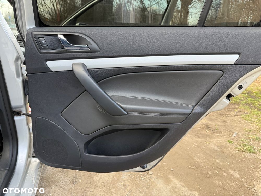 Skoda Octavia 2.0 TDI CR DPF RS - 22