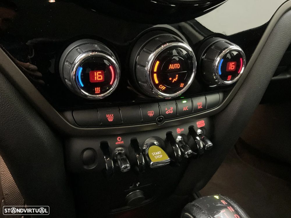 MINI Countryman Cooper SE ALL4 Auto - 28