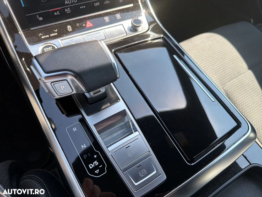Audi Q8 55 TFSI quattro Tiptronic MHEV - 24