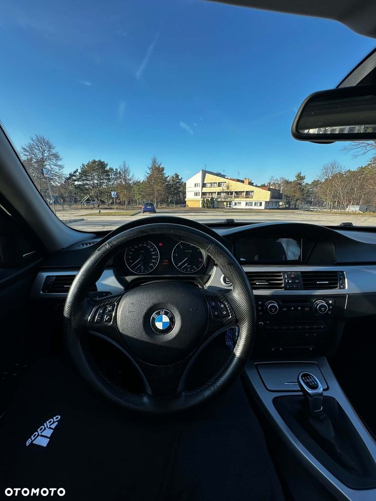 BMW Seria 3 318d - 12