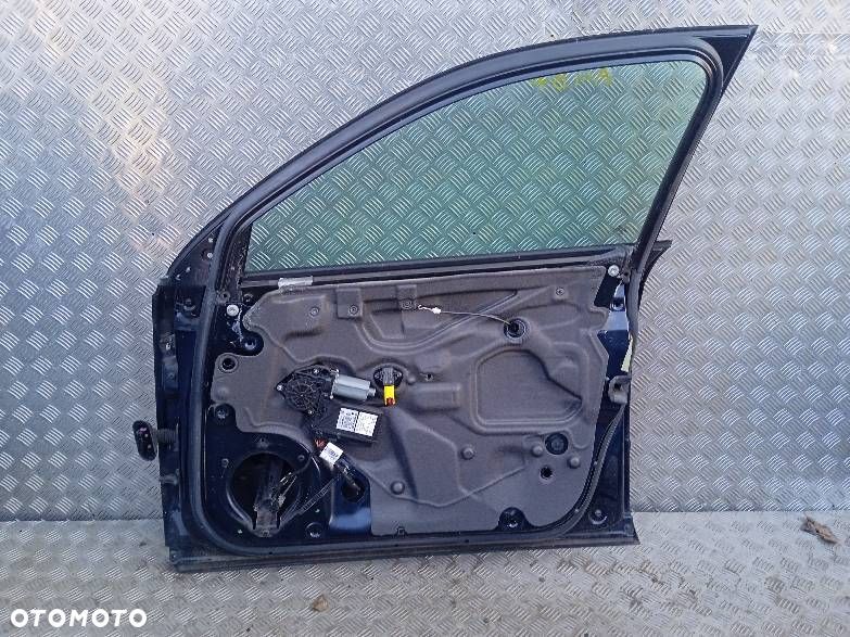 DRZWI PRAWE PRZEDNIE AUDI A4 B7 - 2