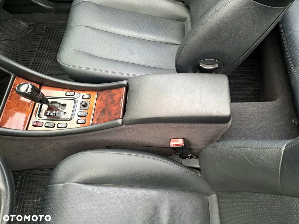 Mercedes-Benz CLK - 13