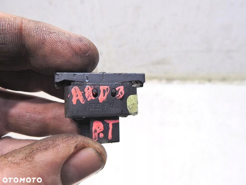 PRZYCISK REGULACJI KANAPY PRAWY TYŁ AUDI A8 D3 4E1959785 - 2