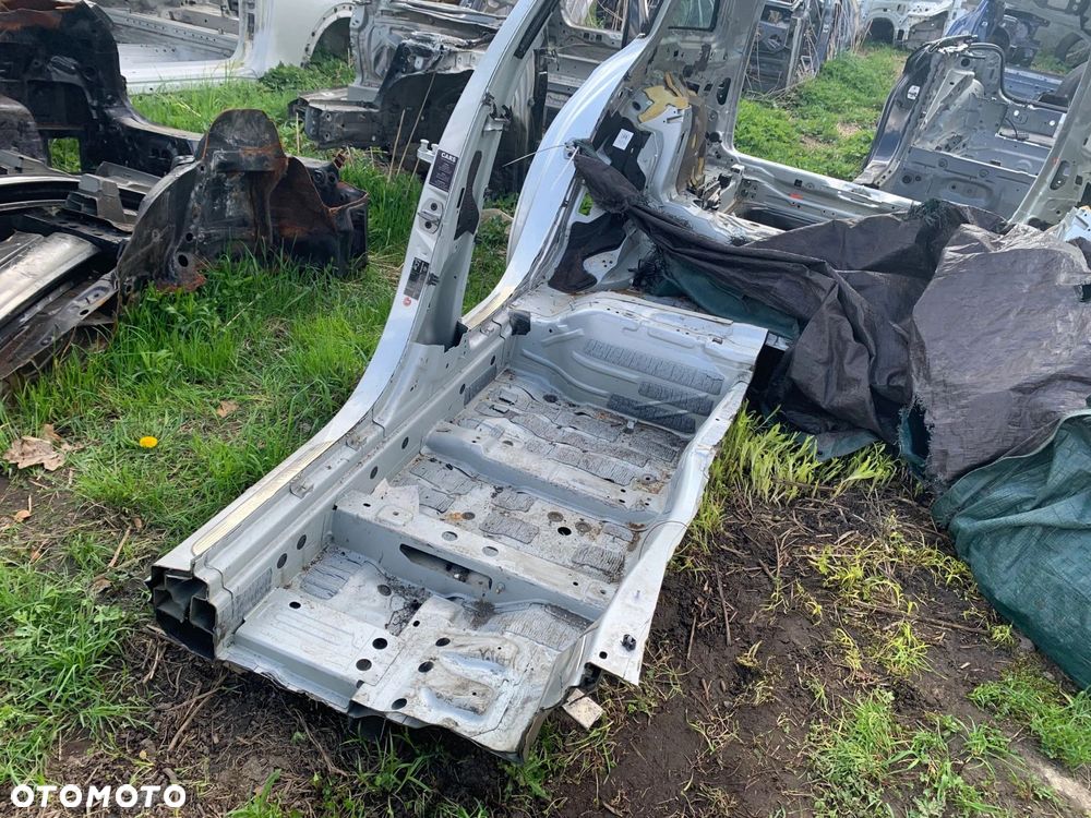 ĆWIARTKA PRAWA STRONA PRÓG Z SŁUPKIEM B MERCEDES E-KLASA W213 S213 775 - 2