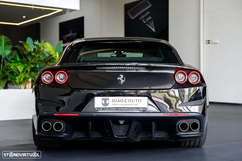 Ferrari GTC4 Lusso - 16