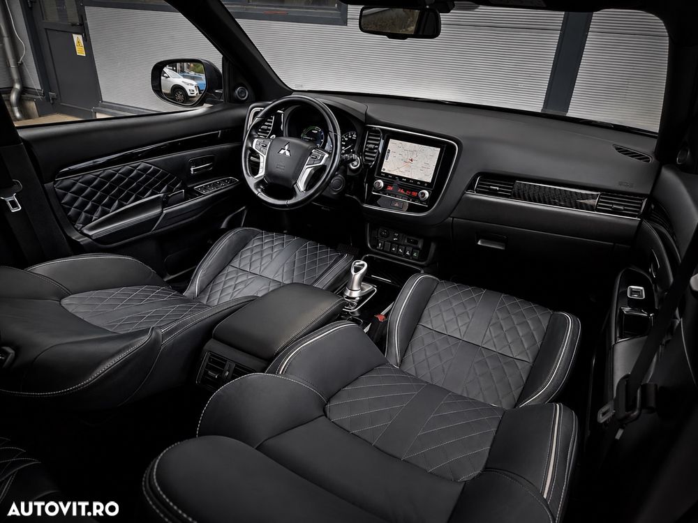 Mitsubishi Outlander 2.4 4WD Diamant+ - 27