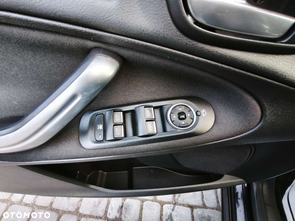 Ford S-Max - 12