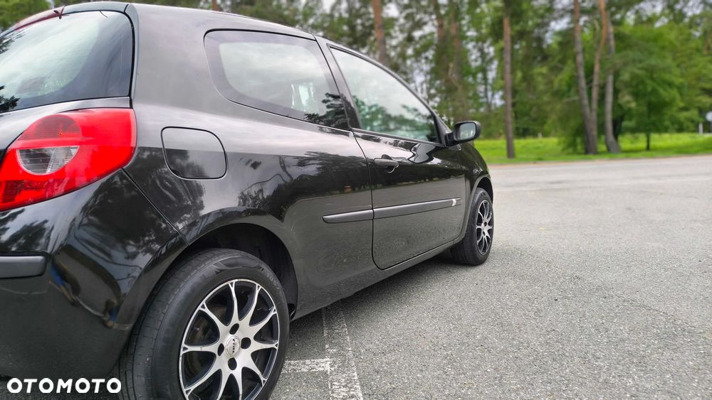 Renault Clio - 16