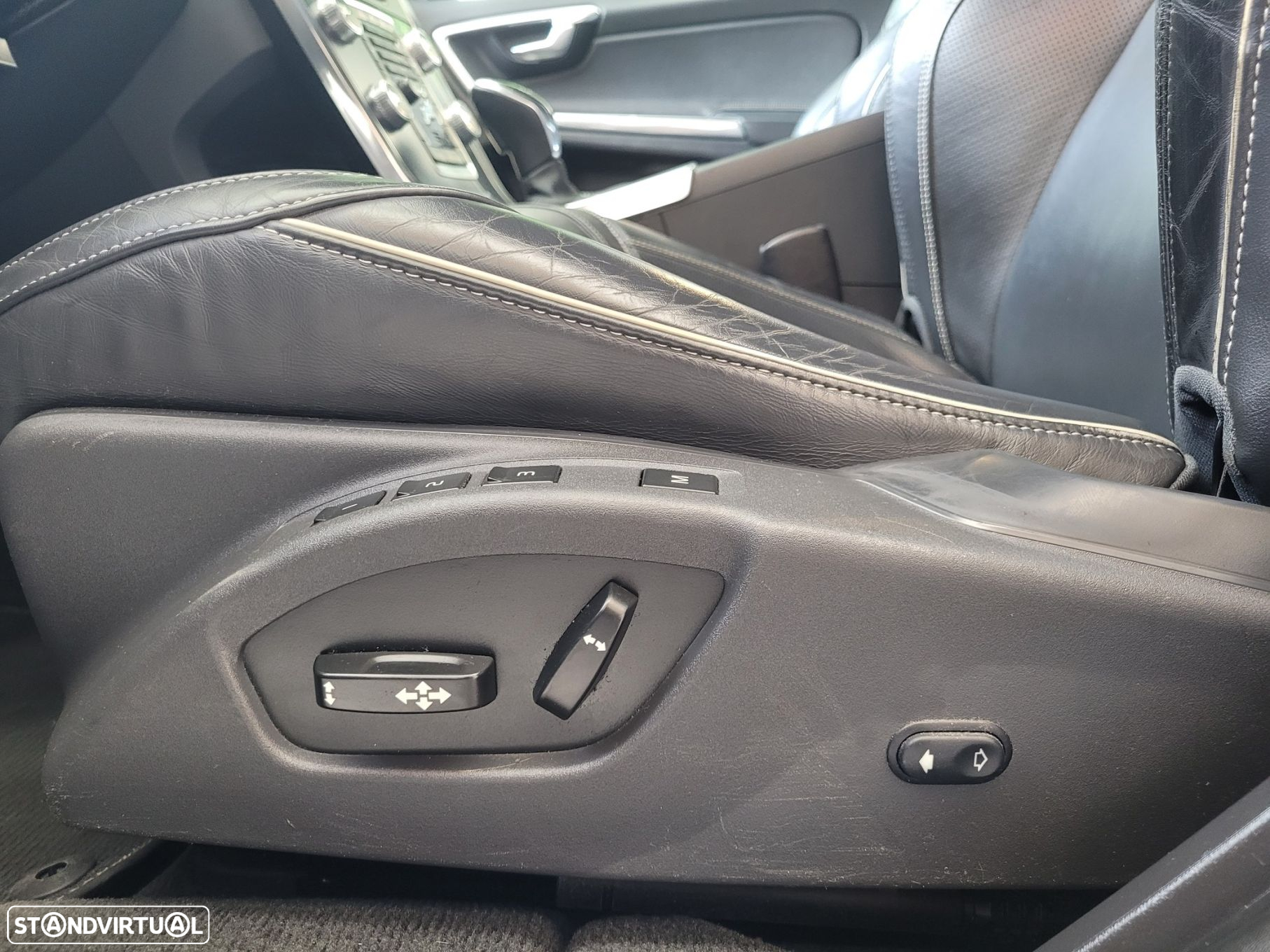 Volvo V60 2.4 D6 R-Design AWD Phev - 31