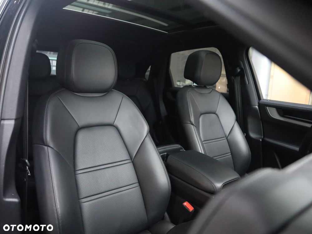 Porsche Cayenne - 16