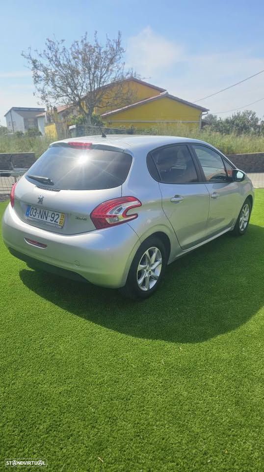 Peugeot 208 1.2 VTi Allure - 4