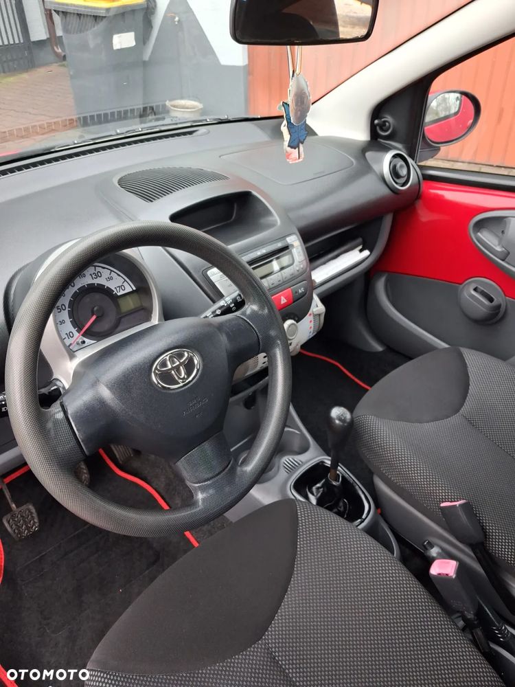 Toyota Aygo - 10