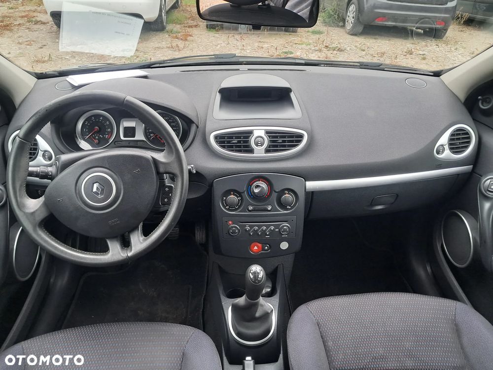 Renault Clio - 29