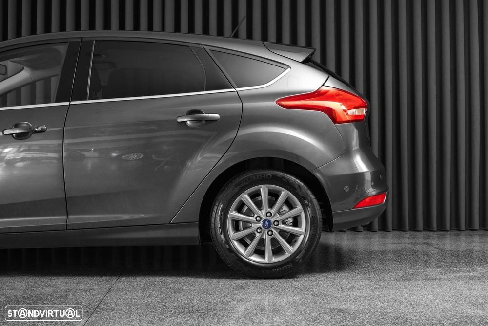 Ford Focus 1.0 EcoBoost S&S TITANIUM - 8