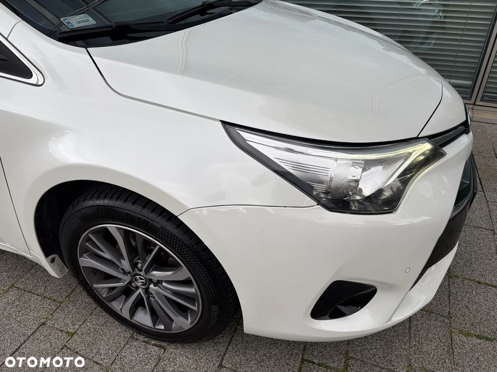 Toyota Avensis 1.8 Prestige MS - 10