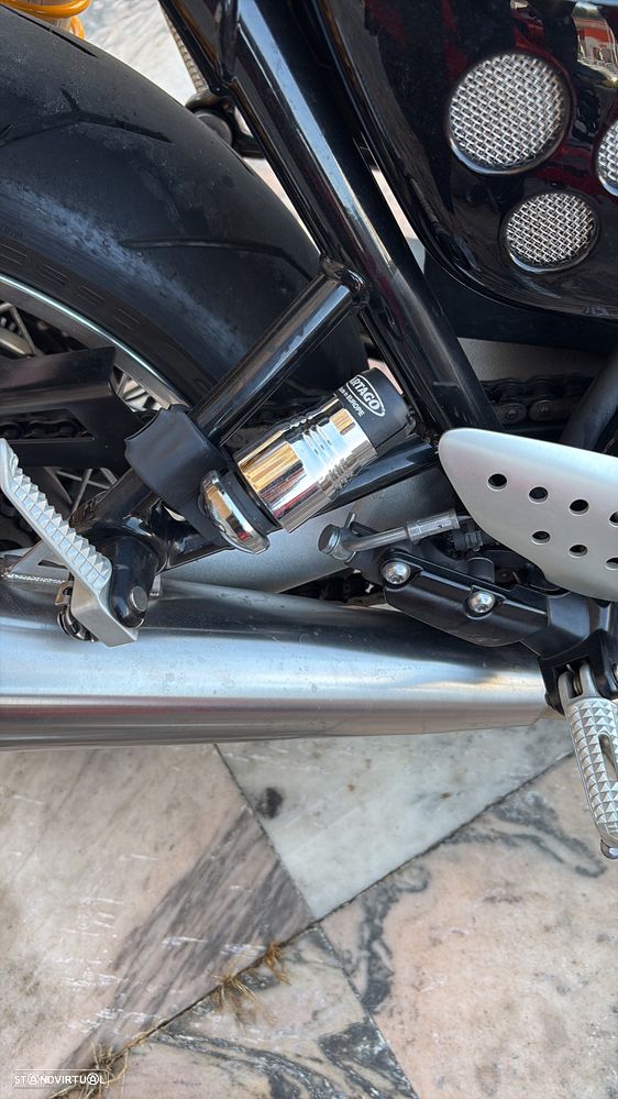 Triumph Thruxton Thruxton R - 3