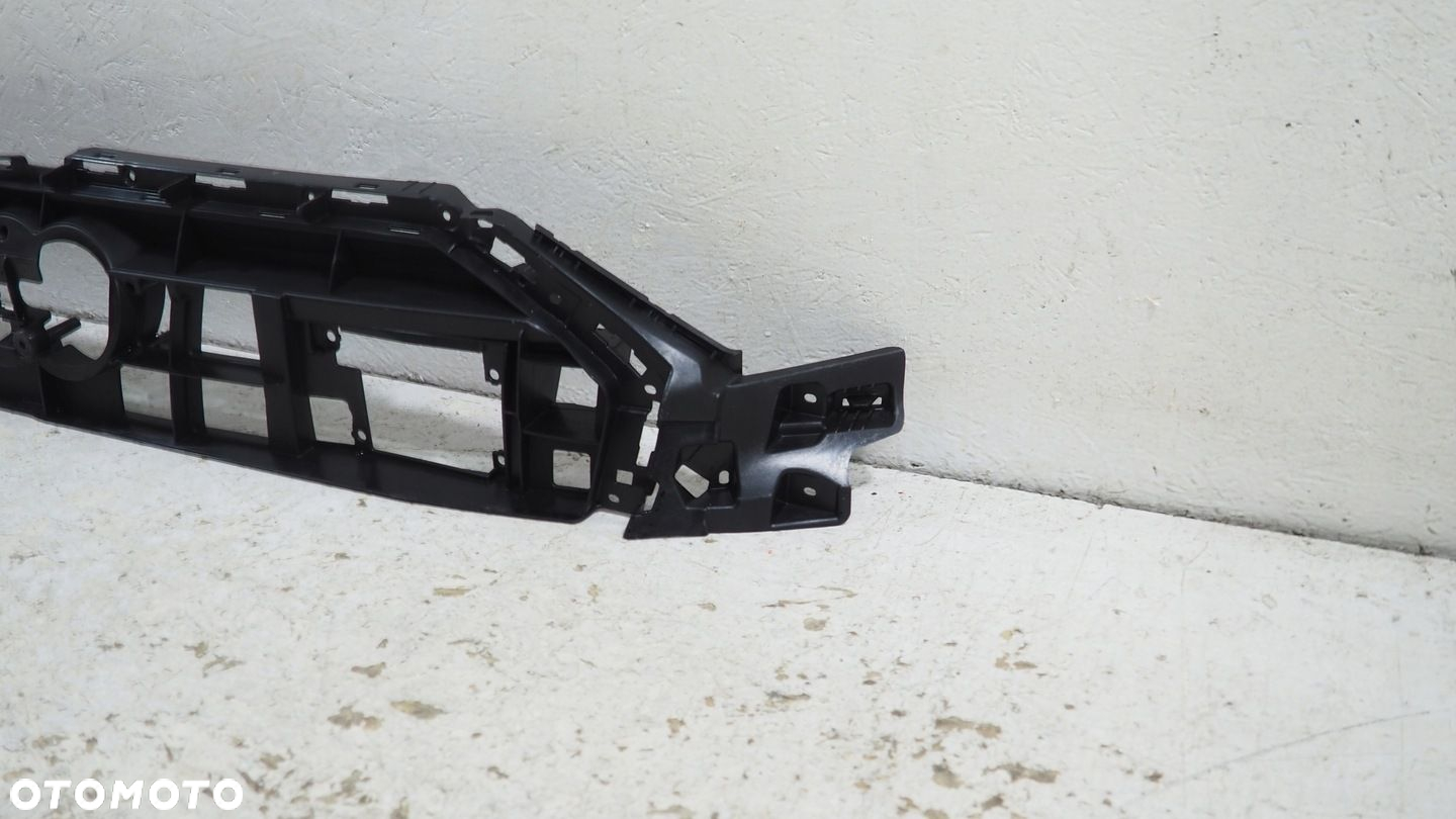 Audi A6 C8 wzmocnienie grilla 4K0807233C - 4