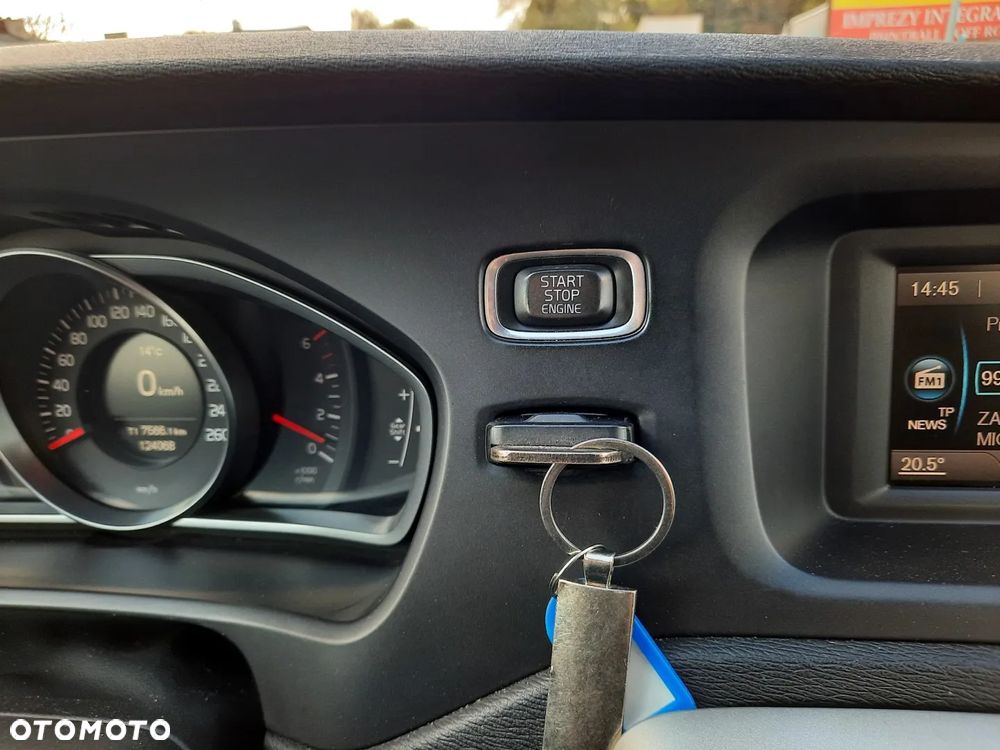 Volvo V40 D3 Momentum - 30