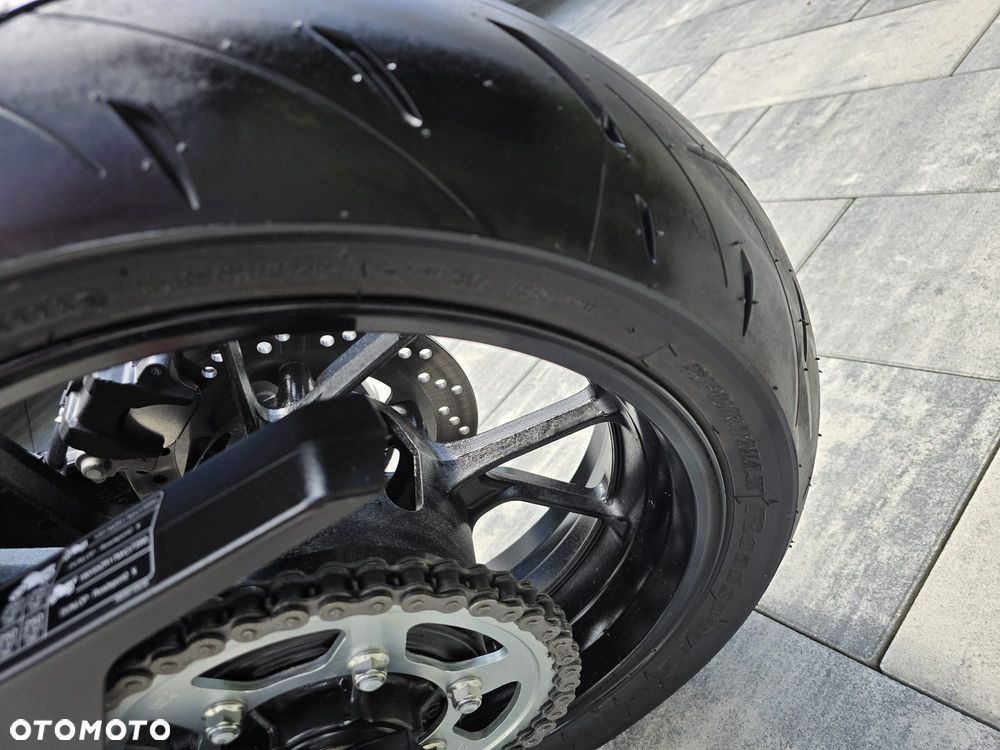Suzuki GSX-R - 19