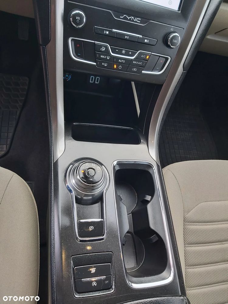 Ford Fusion - 19