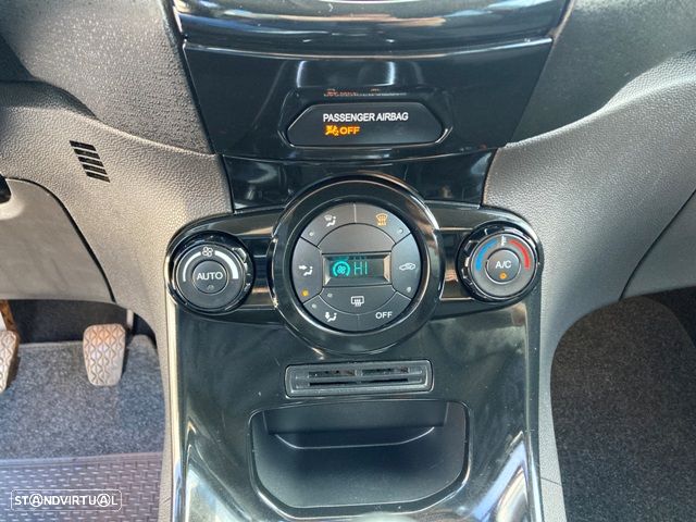 Ford Fiesta 1.5 TDCi Titanium - 18