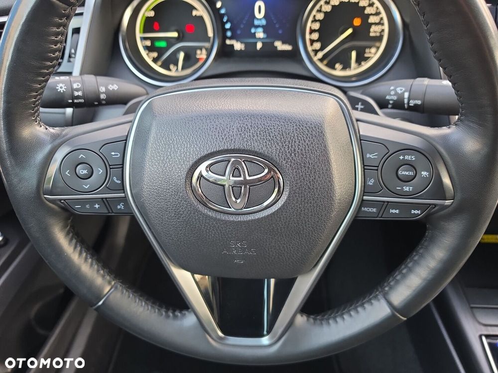 Toyota Camry 2.5 Hybrid Executive CVT - 21