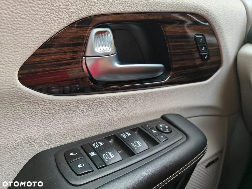 Chrysler Pacifica - 23