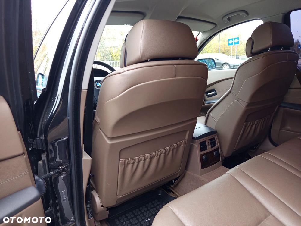 BMW Seria 5 525i - 36