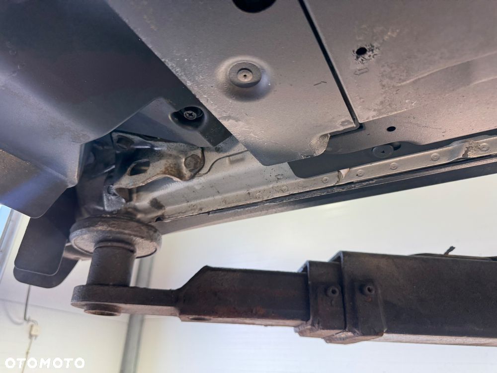 Subaru Outback 3.0 H6 - 32