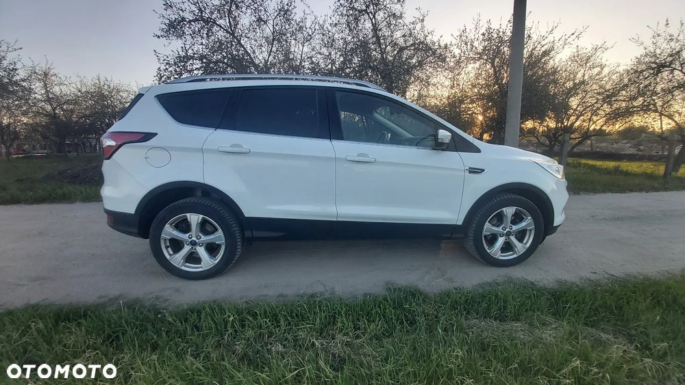 Ford Kuga - 1
